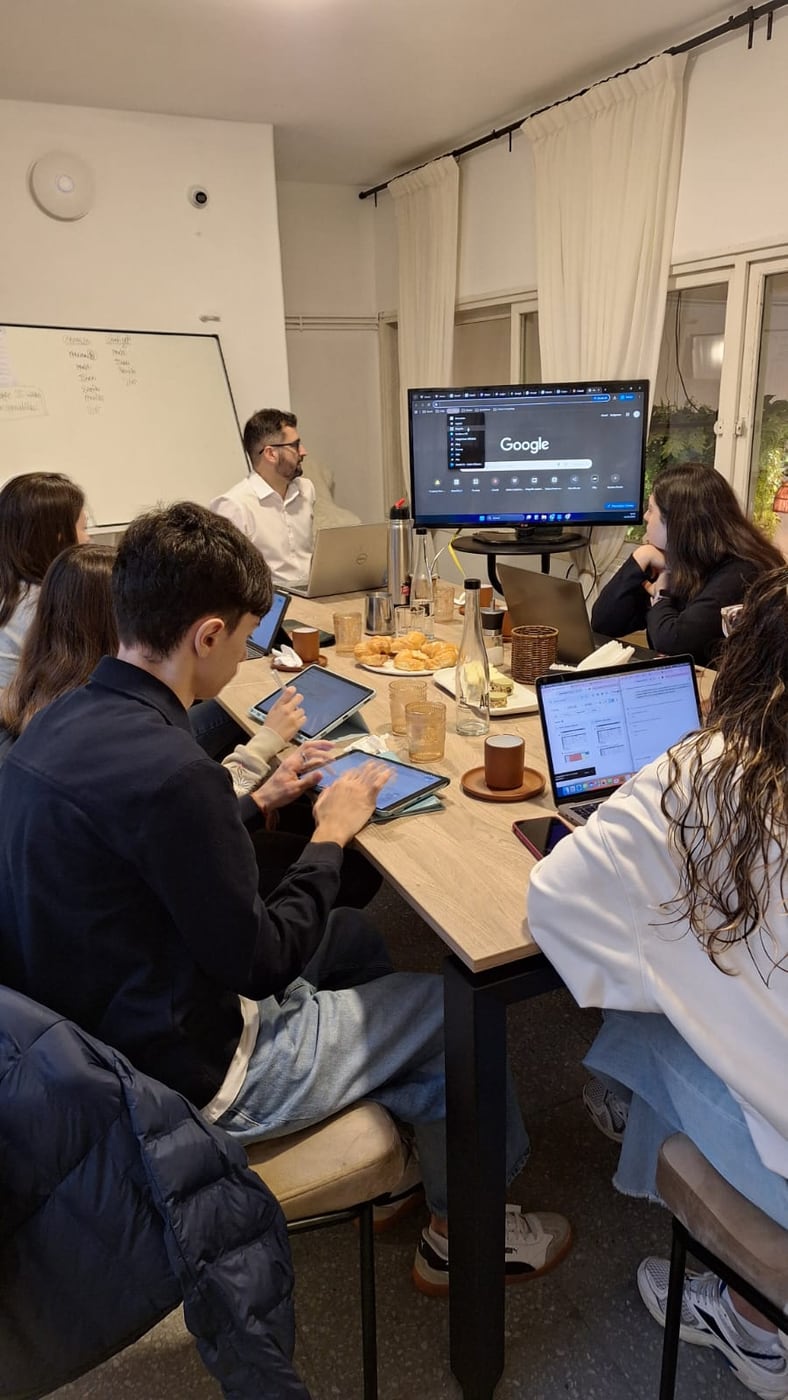 Participantes del seminario de inteligencia artificial en Bicho